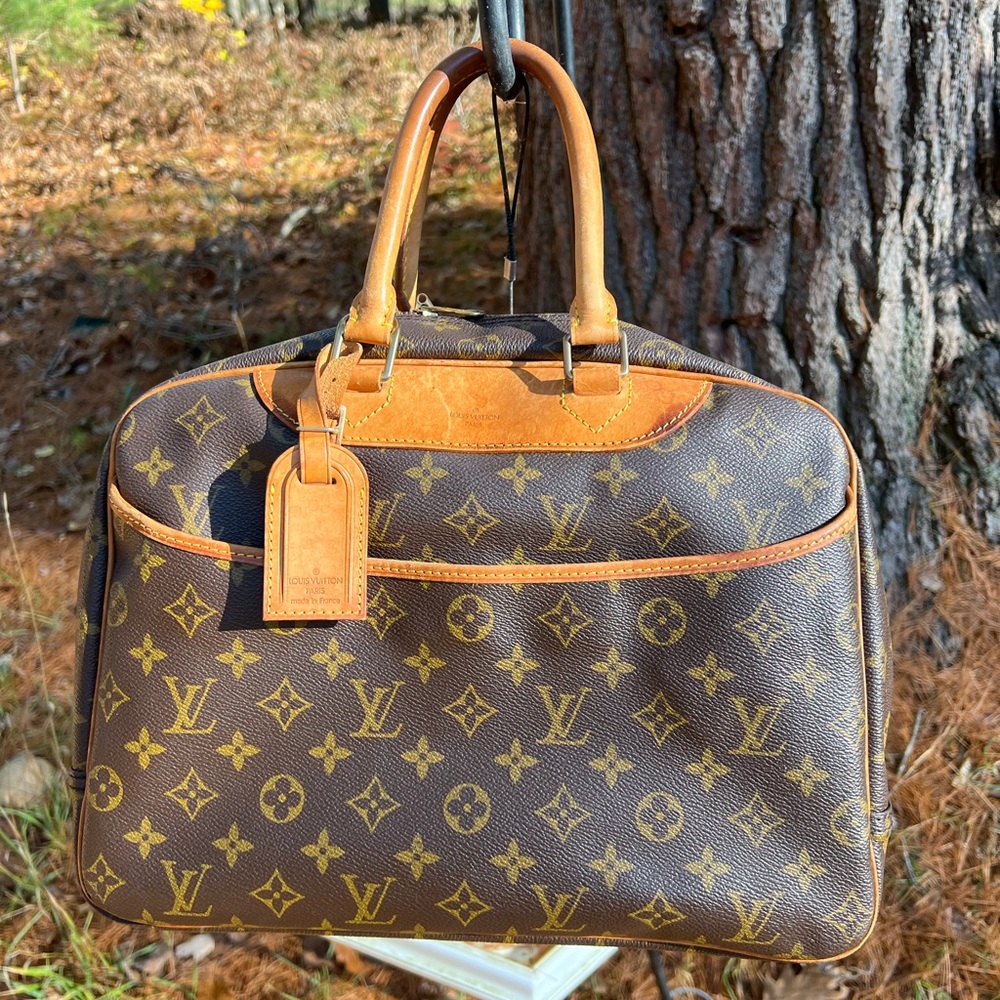 Louis Vuitton
Deauville Handbag Monogram Canvas